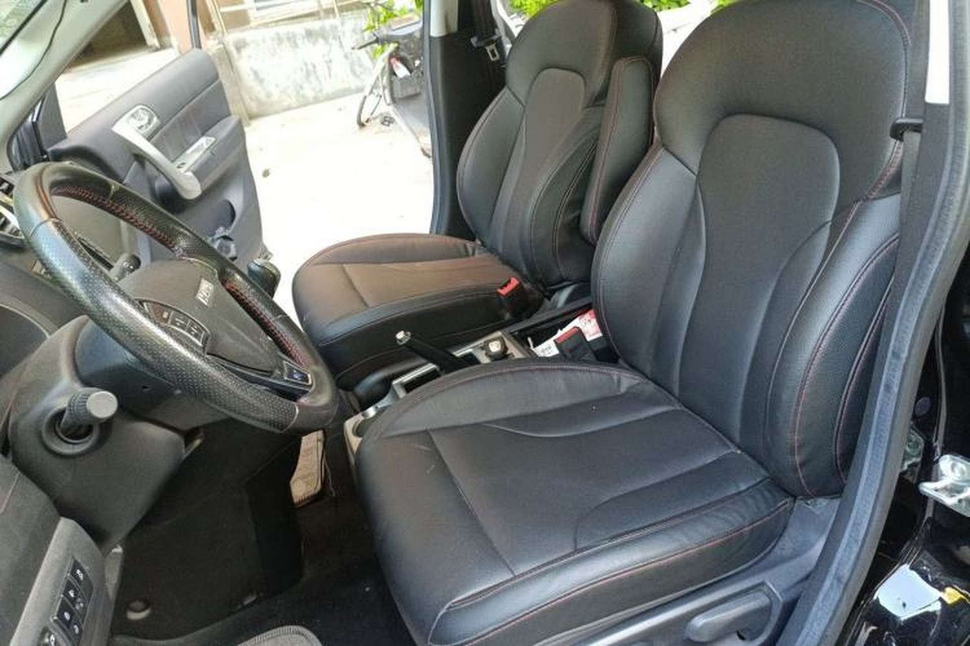 Used Haval H6 2016 Upgraded Model 1.5T Manual Two-Wheel Drive Elite Version Left Front Seat