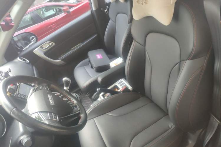 Used Haval H6 2016 Upgraded Model 1.5T Manual Two-Wheel Drive Elite Version Left Front Seat