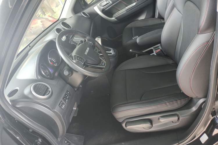 Used Haval H6 2016 Upgraded Model 1.5T Automatic Two-Wheel Drive Elite Version Left Front Seat