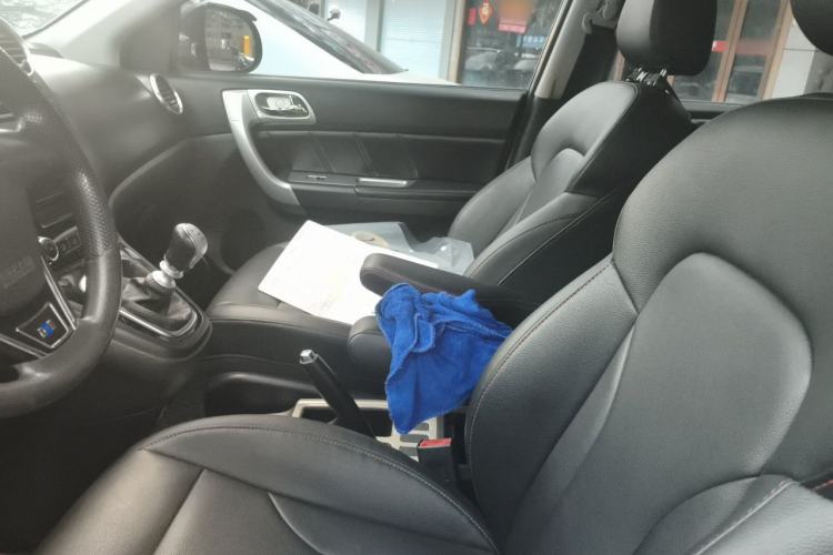 Used Haval H6 2016 Upgraded Model 1.5T Manual Two-Wheel Drive Urban Version Left Front Seat