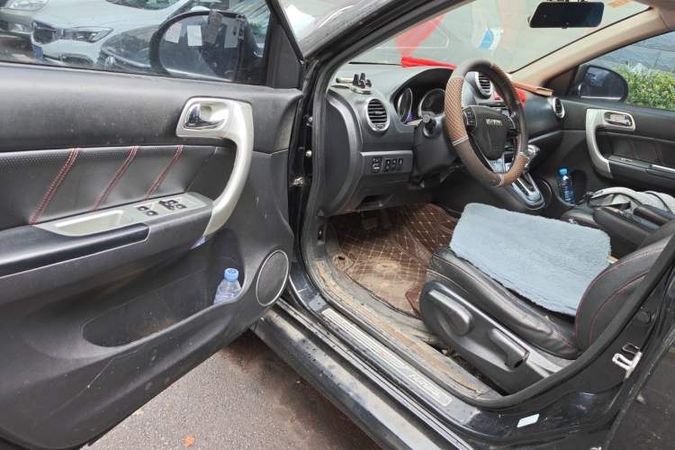 Used Haval H6 2016 Upgraded Model 1.5T Automatic Two-Wheel Drive Elite Version Left Front Seat