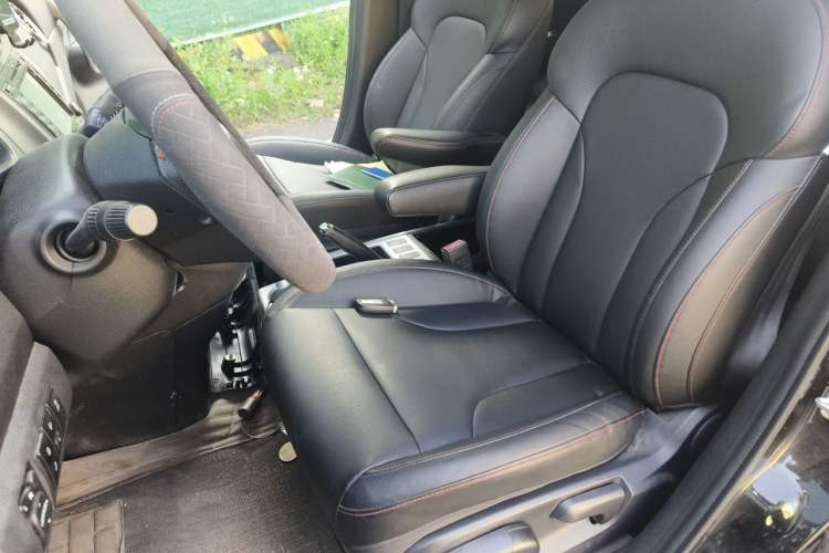 Used Haval H6 2016 Upgraded Model 1.5T Manual Two-Wheel Drive Elite Version Left Front Seat