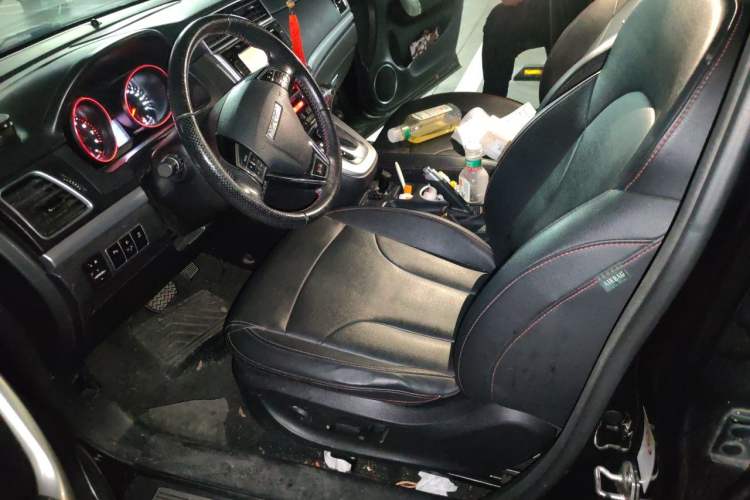 Used Haval H6 2016 Upgraded Model 1.5T Automatic Two-Wheel Drive Elite Version Left Front Seat