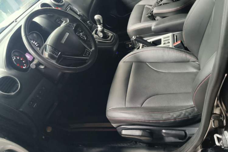 Used Haval H6 2016 Upgraded Model 1.5T Manual 4x4 Elite Version Left Front Seat