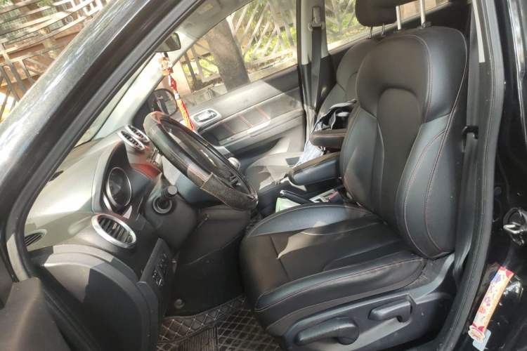 Used Haval H6 2016 Upgraded Model 1.5T Manual Two-Wheel Drive Urban Version Left Front Seat