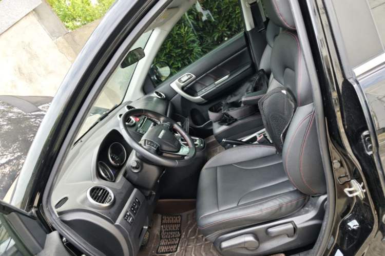 Used Haval H6 2016 Upgraded Model 1.5T Automatic Two-Wheel Drive Elite Version Left Front Seat