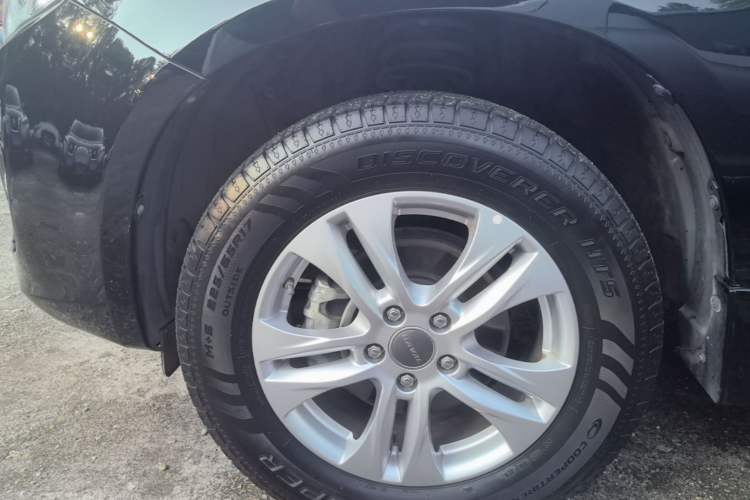 Used Haval H6 2016 Upgraded Model 1.5T Manual Two-Wheel Drive Elite Version Left Front Wheel Hub