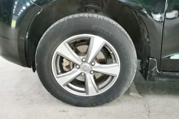 Used Haval H6 2016 Upgraded Model 1.5T Automatic Two-Wheel Drive Elite Version Left Front Wheel Hub