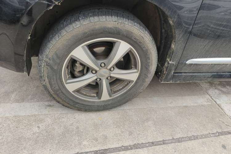 Used Haval H6 2016 Upgraded Model 1.5T Manual Two-Wheel Drive Value Edition Left Front Wheel Hub