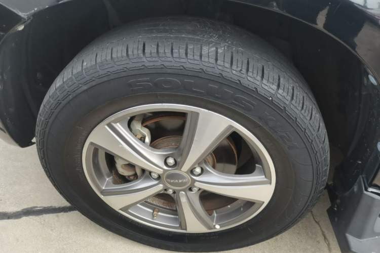 Used Haval H6 2016 Upgraded Model 1.5T Manual Two-Wheel Drive Elite Version Left Front Wheel Hub