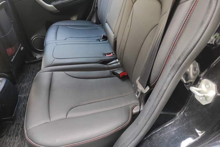 Used Haval H6 2016 Upgraded Model 1.5T Automatic Two-Wheel Drive Elite Version Left Rear Seat