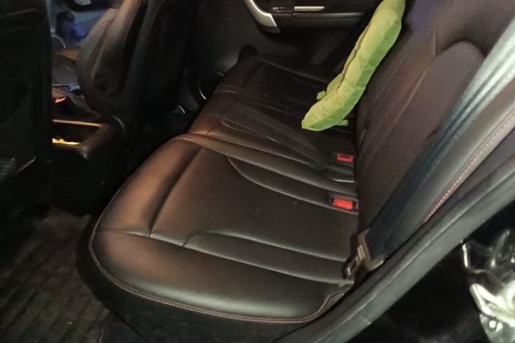 Used Haval H6 2016 Upgraded Model 1.5T Manual Two-Wheel Drive Elite Version Left Rear Seat