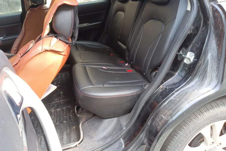 Used Haval H6 2016 Upgraded Model 1.5T Automatic Two-Wheel Drive Elite Version Left Rear Seat