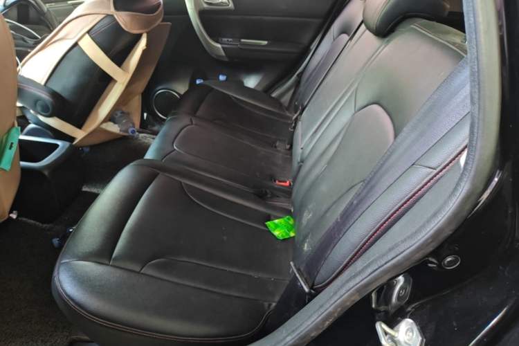 Used Haval H6 2016 Upgraded Model 1.5T Manual Two-Wheel Drive Elite Version Left Rear Seat