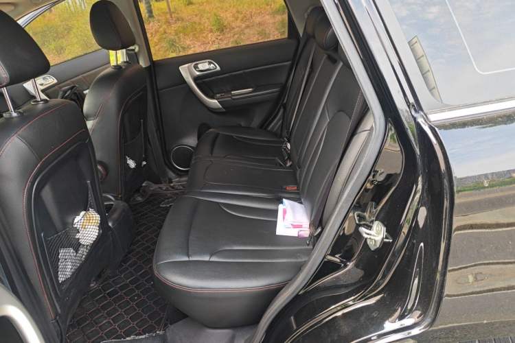 Used Haval H6 2016 Upgraded Model 1.5T Automatic Two-Wheel Drive Elite Version Left Rear Seat