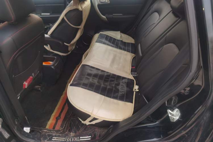 Used Haval H6 2016 Upgraded Model 1.5T Automatic Two-Wheel Drive Elite Version Left Rear Seat