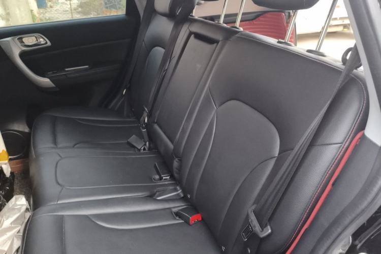 Used Haval H6 2016 Upgraded Model 1.5T Manual Two-Wheel Drive Elite Version Left Rear Seat