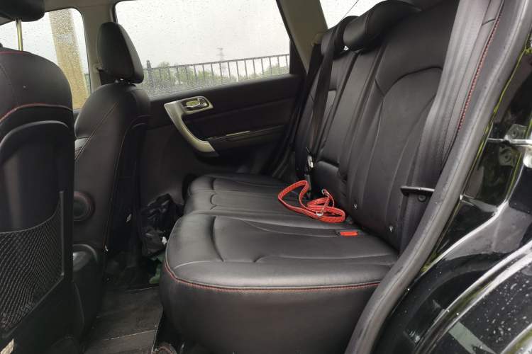Used Haval H6 2016 Upgraded Model 1.5T Automatic Two-Wheel Drive Elite Version Left Rear Seat