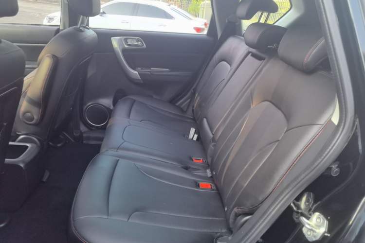 Used Haval H6 2016 Upgraded Model 1.5T Manual Two-Wheel Drive Elite Version Left Rear Seat