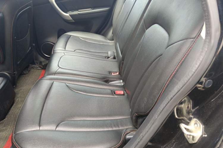 Used Haval H6 2016 Upgraded Model 1.5T Manual Two-Wheel Drive Elite Version Left Rear Seat