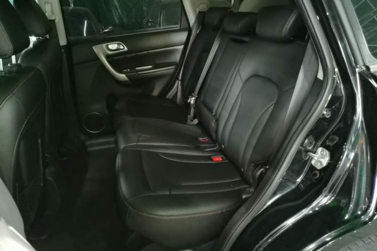 Used Haval H6 2016 Upgraded Model 1.5T Automatic Two-Wheel Drive Elite Version Left Rear Seat