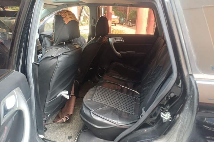 Used Haval H6 2016 Upgraded Model 1.5T Manual Two-Wheel Drive Elite Version Left Rear Seat