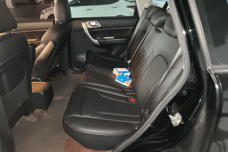 Used Haval H6 2016 Upgraded Model 1.5T Manual Two-Wheel Drive Urban Version Left Rear Seat