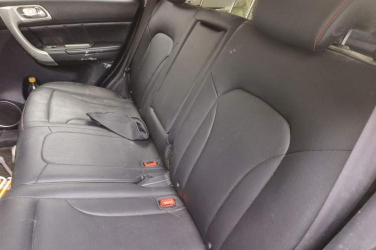 Used Haval H6 2016 Upgraded Model 1.5T Manual Two-Wheel Drive Elite Version Left Rear Seat
