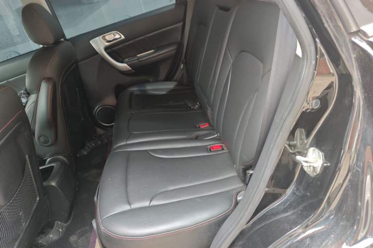 Used Haval H6 2016 Upgraded Model 1.5T Automatic Two-Wheel Drive Elite Version Left Rear Seat
