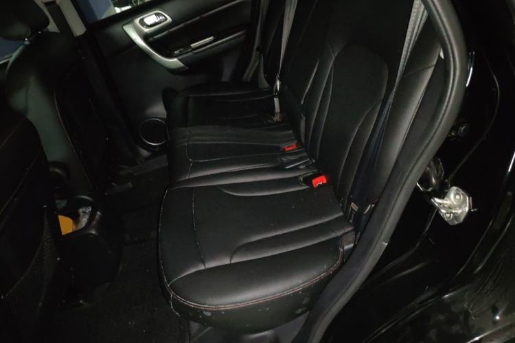 Used Haval H6 2016 Upgraded Model 1.5T Automatic Two-Wheel Drive Elite Version Left Rear Seat
