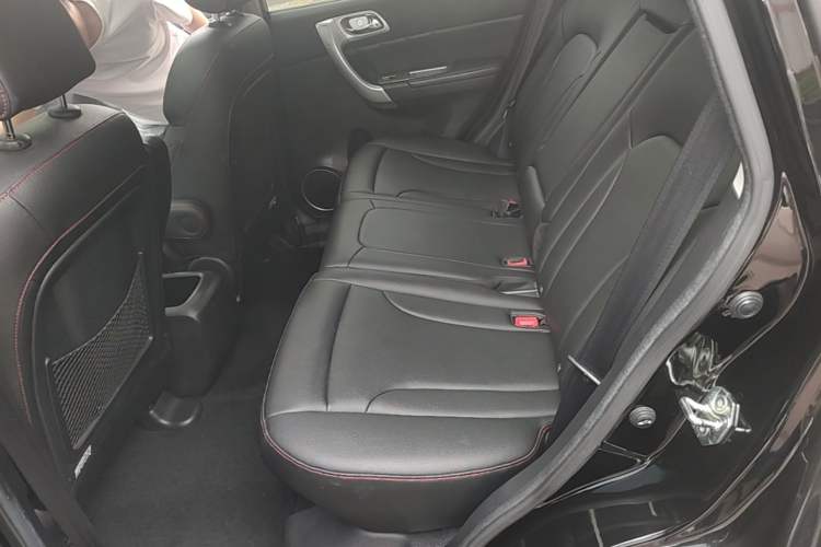 Used Haval H6 2016 Upgraded Model 1.5T Automatic Two-Wheel Drive Elite Version Left Rear Seat