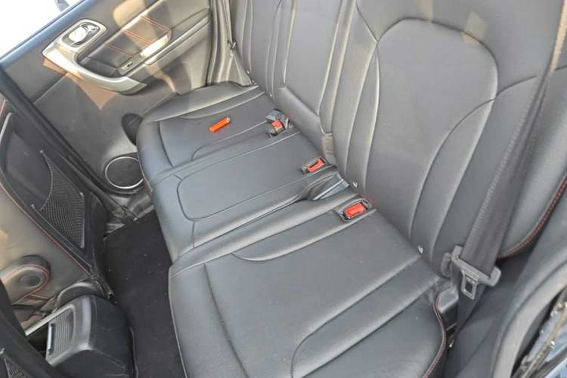Used Haval H6 2016 Upgraded Model 1.5T Manual Two-Wheel Drive Elite Version Left Rear Seat