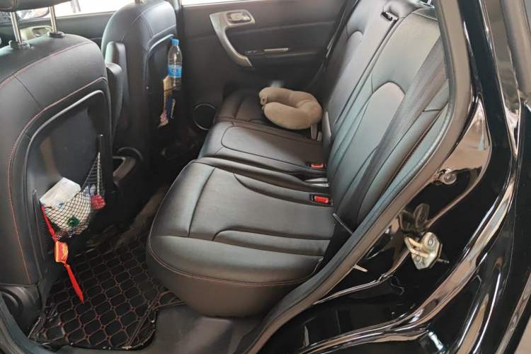Used Haval H6 2016 Upgraded Model 1.5T Manual Two-Wheel Drive Urban Version Left Rear Seat