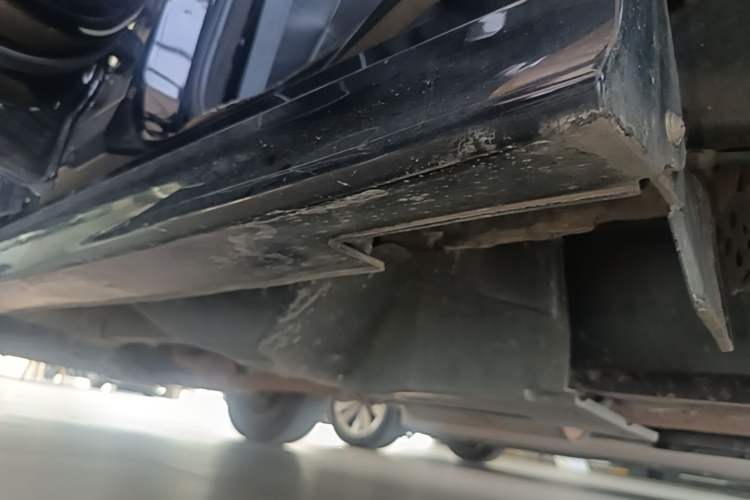 Used Haval H6 2016 Upgraded Model 1.5T Automatic Two-Wheel Drive Elite Version Left Side Sill