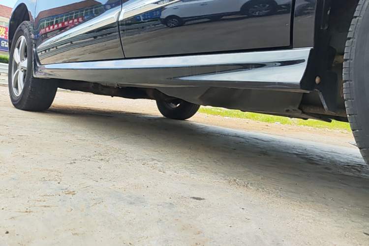 Used Haval H6 2016 Upgraded Model 1.5T Automatic Two-Wheel Drive Elite Version Left Side Sill