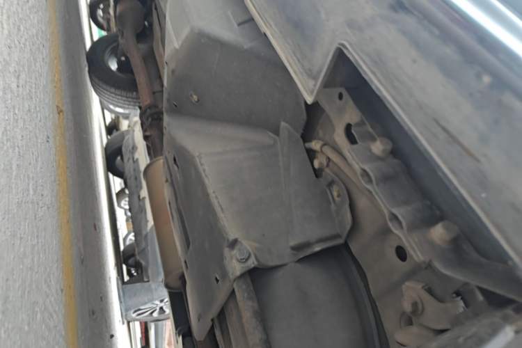 Used Haval H6 2016 Upgraded Model 1.5T Automatic Two-Wheel Drive Elite Version Left Side Sill