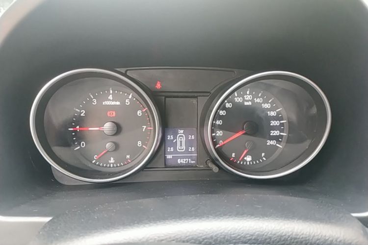 Used Haval H6 2016 Upgraded Model 1.5T Manual Two-Wheel Drive Elite Version Odometer Close Up
