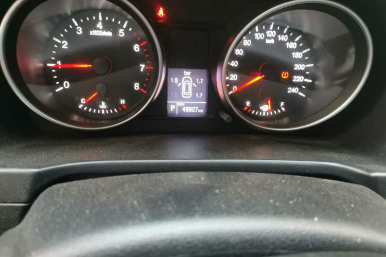 Used Haval H6 2016 Upgraded Model 1.5T Automatic Two-Wheel Drive Elite Version Odometer Close Up