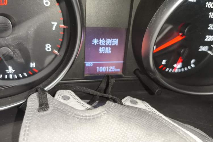 Used Haval H6 2016 Upgraded Model 1.5T Manual Two-Wheel Drive Elite Version Odometer Close Up