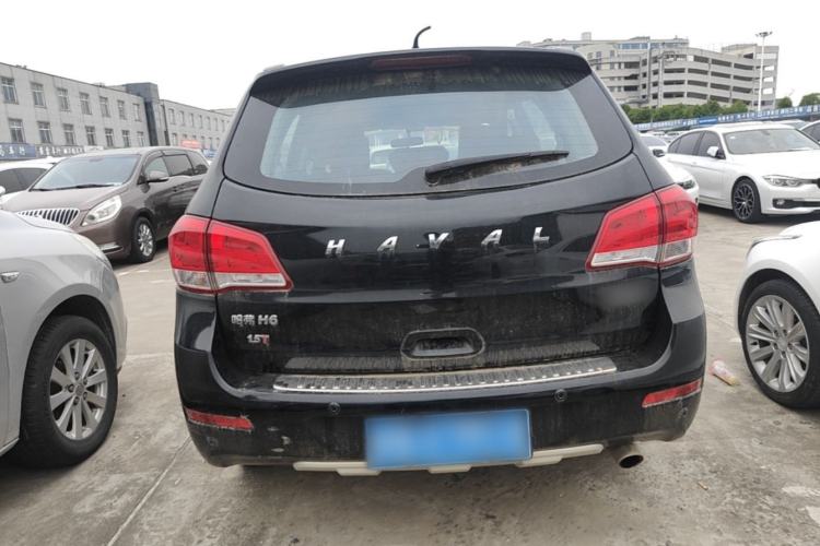 Used Haval H6 2016 Upgraded Model 1.5T Manual Two-Wheel Drive Value Edition Rear