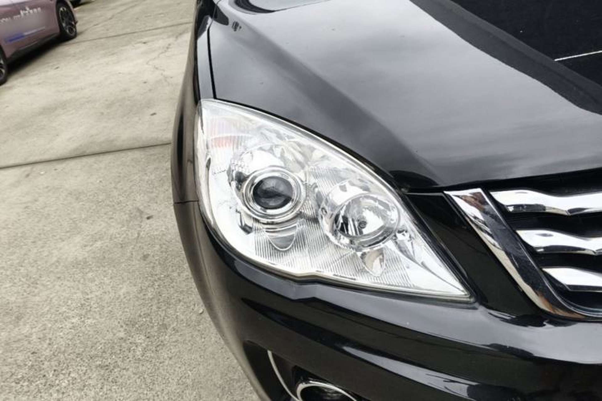 Used Haval H6 2016 Upgraded Model 1.5T Manual Two-Wheel Drive Elite Version Right Front Headlight