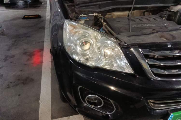 Used Haval H6 2016 Upgraded Model 1.5T Manual Two-Wheel Drive Elite Version Right Front Headlight