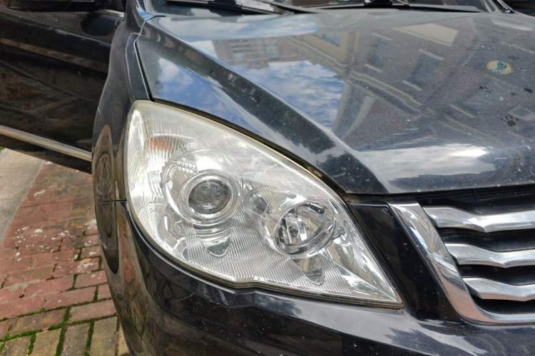 Used Haval H6 2016 Upgraded Model 1.5T Automatic Two-Wheel Drive Elite Version Right Front Headlight