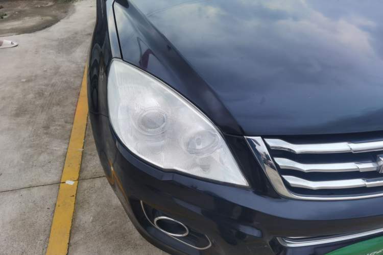 Used Haval H6 2016 Upgraded Model 1.5T Automatic Two-Wheel Drive Elite Version Right Front Headlight