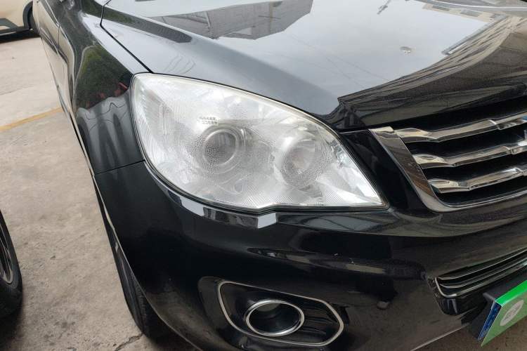 Used Haval H6 2016 Upgraded Model 1.5T Automatic Two-Wheel Drive Elite Version Right Front Headlight