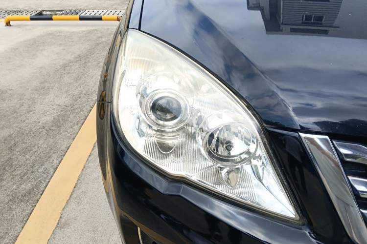 Used Haval H6 2016 Upgraded Model 1.5T Manual Two-Wheel Drive Elite Version Right Front Headlight