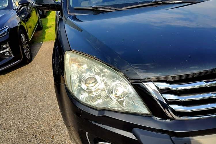 Used Haval H6 2016 Upgraded Model 1.5T Automatic Two-Wheel Drive Elite Version Right Front Headlight