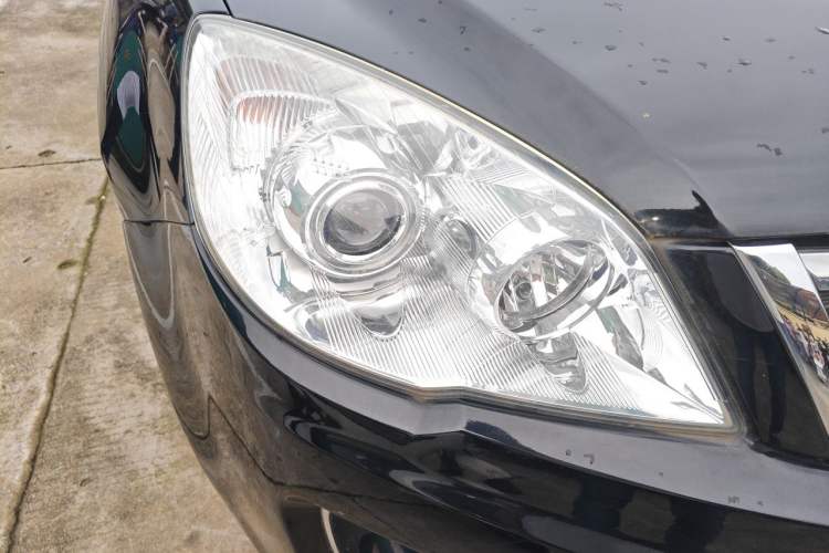 Used Haval H6 2016 Upgraded Model 1.5T Manual Two-Wheel Drive Elite Version Right Front Headlight