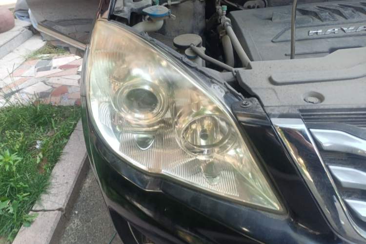 Used Haval H6 2016 Upgraded Model 1.5T Manual Two-Wheel Drive Elite Version Right Front Headlight