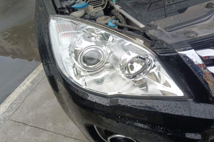 Used Haval H6 2016 Upgraded Model 1.5T Manual Two-Wheel Drive Value Edition Right Front Headlight
